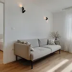 Fiorea - Center With Private Garage Parking Appartement *