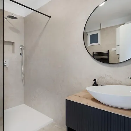 Fiorea - Center With Private Garage Parking Appartement *