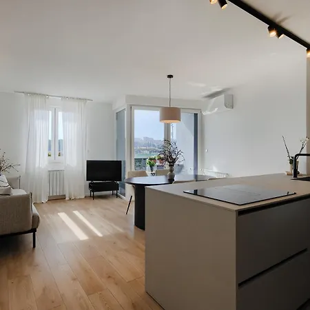Appartement Fiorea - Center With Private Garage Parking *