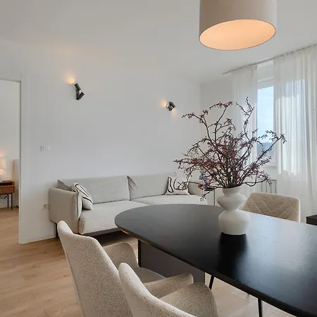 Fiorea - Center With Private Garage Parking Appartement *