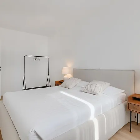 Fiorea - Center With Private Garage Parking * بولا