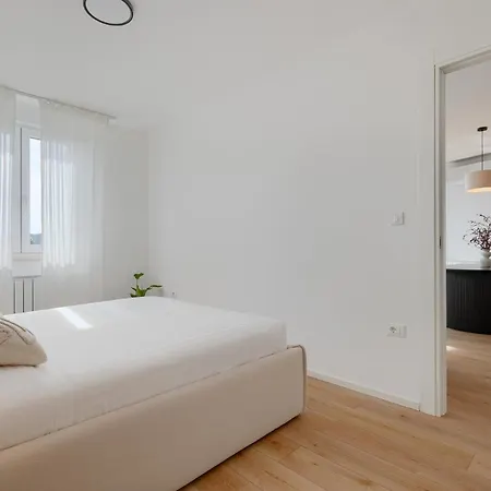 Fiorea - Center With Private Garage Parking *